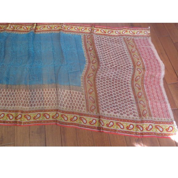 Saree / fabric - Picture 2 of 2